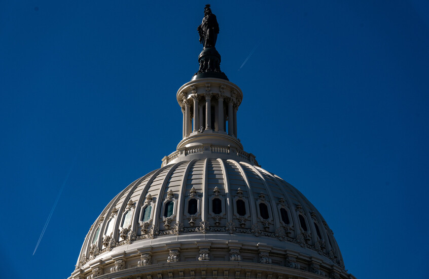رويترز: ديمقراطيون في الكونغرس الأمريكي يقدمون مشروع قانون حول عقوبات جديدة ضد روسيا