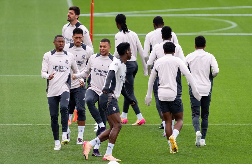 رسالة أخيرة للاعبي ريال مدريد قبل معركة أرسنال! (فيديو)