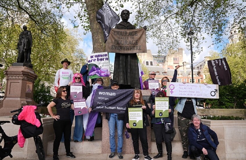 بريطانيا.. المحكمة العليا تقرّ أن المرأة أنثى بيولوجيا فقط
