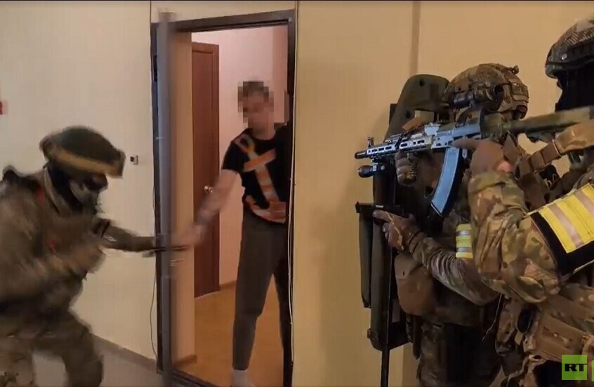 توقيف مواطن أجنبي جندته المخابرات الأوكرانية لتنفيذ هجوم إرهابي في روسيا (فيديو)