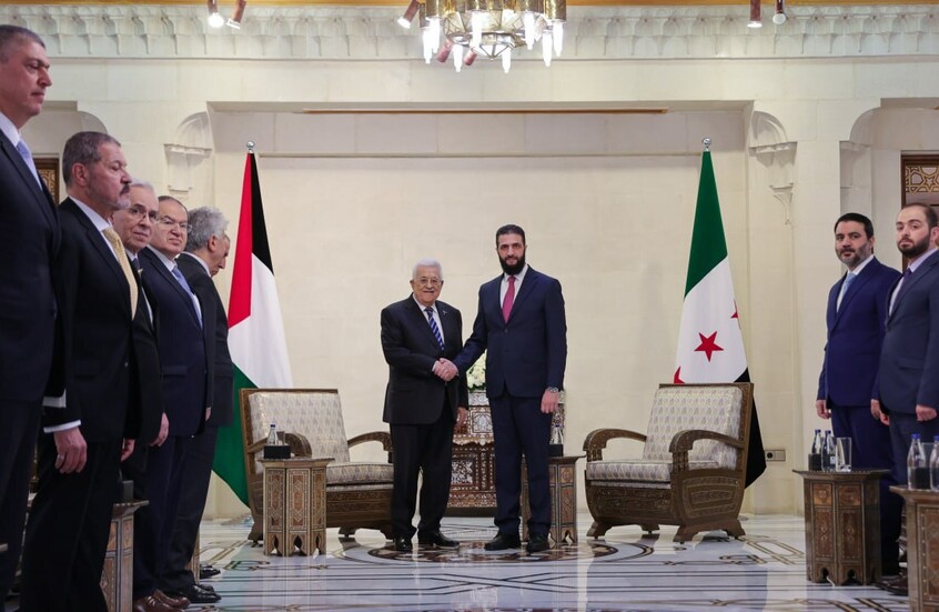عباس خلال لقاء الشرع في دمشق: أولويتنا وقف إطلاق النار في غزة وإدخال المساعدات وانسحاب قوات الاحتلال