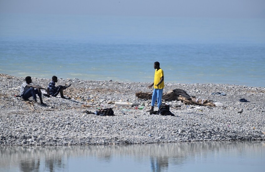 استطلاع: أكثر من 60% من الفرنسيين يؤيدون تقييد حق اللجوء في بلادهم