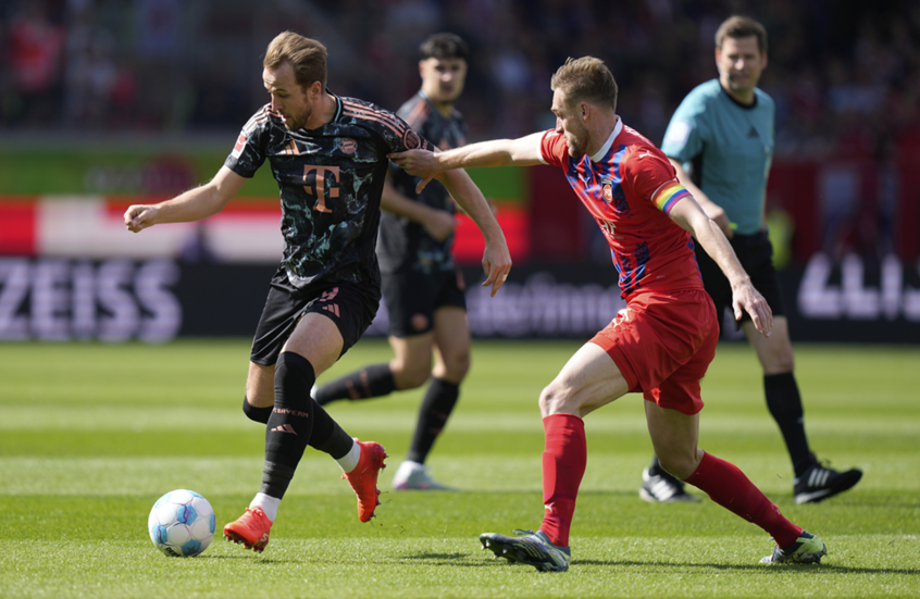 بايرن ميونخ يكتسح هايدنهايم ويصبح على بعد فوزين من لقب "البوندسليغا"