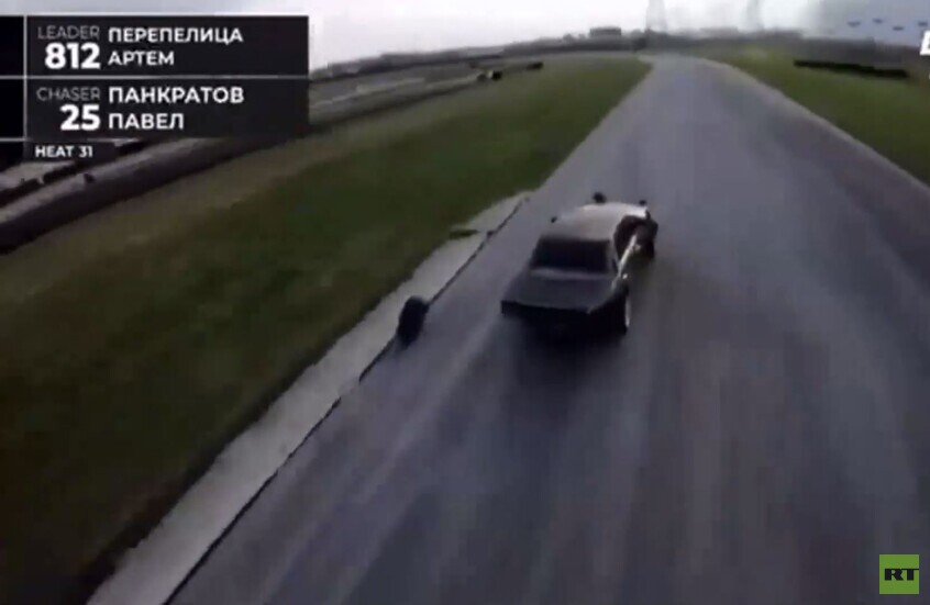 سان بطرسبورغ.. إطار يعود لعجلة سيارة بعد انفصاله