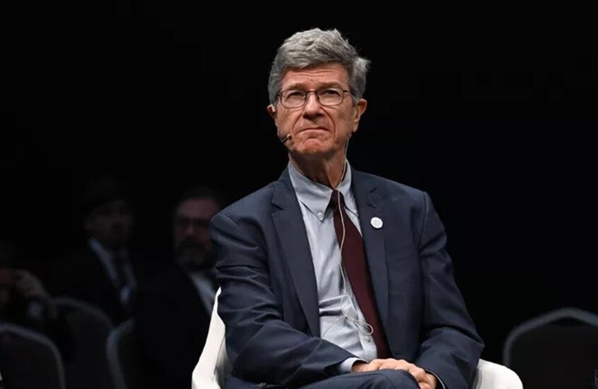 ساكس: حان الوقت لإبرام سلام دائم في أوكرانيا بعد هدنة عيد الفصح