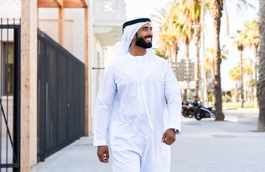 بعد اللهجة.. الإمارات تناقش حصر استخدام الزي الوطني في إعلانات التواصل الاجتماعي على الإماراتيين فقط