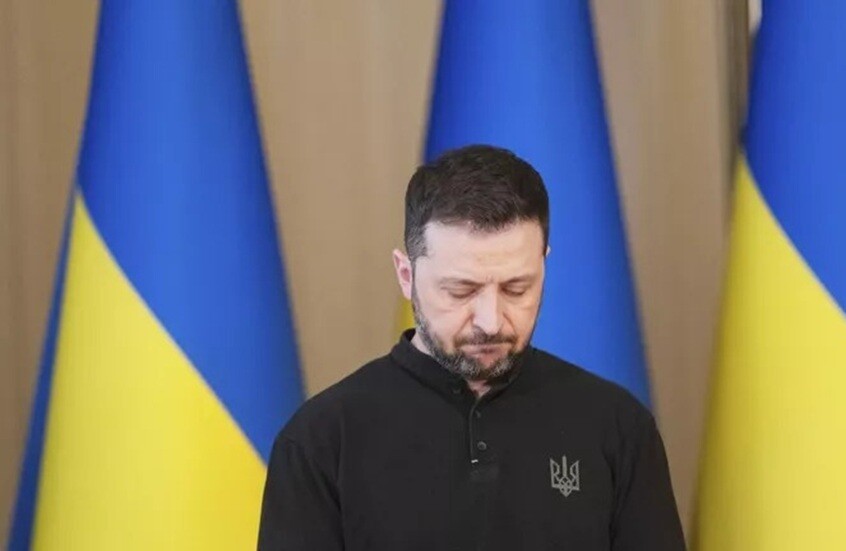 نائب أوكراني يكشف عن إنذار نهائي وجهته واشنطن لزيلينسكي