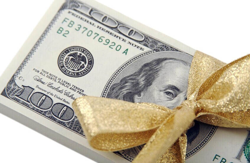 كيف تنفق أغنى امرأة في العالم ثروتها البالغة 101 مليار دولار؟