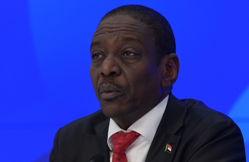 سفير الخرطوم لدى روسيا يعلق على تقارير عن خطط لتهجير فلسطينيين من غزة إلى السودان