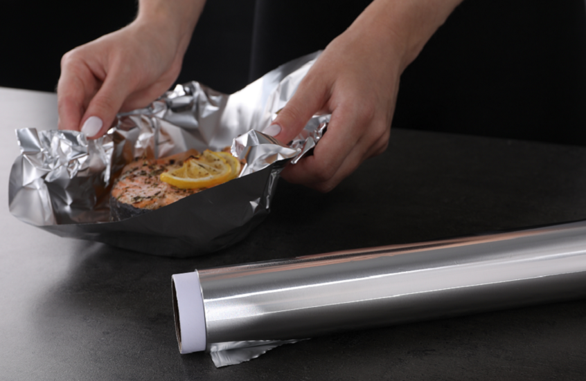 تحذير هام من تخزين بقايا الطعام باستخدام ورق الألمنيوم