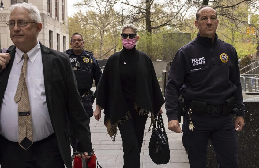 القضاء الأمريكي يسدل الستار على قضية مينينديز: أحكام بالسجن على زوجته والمتورطين