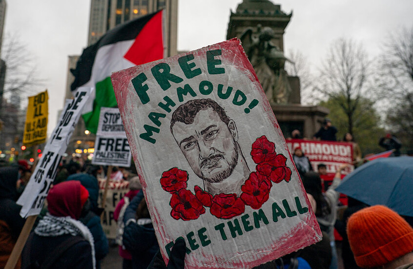 السلطات الأمريكية تمنع الناشط الفلسطيني محمود خليل من رؤية مولوده الأول