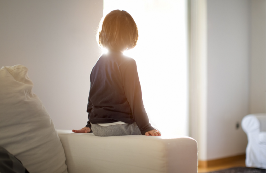 ما الذي يفعله غياب الأشقاء بدماغ الطفل الوحيد؟