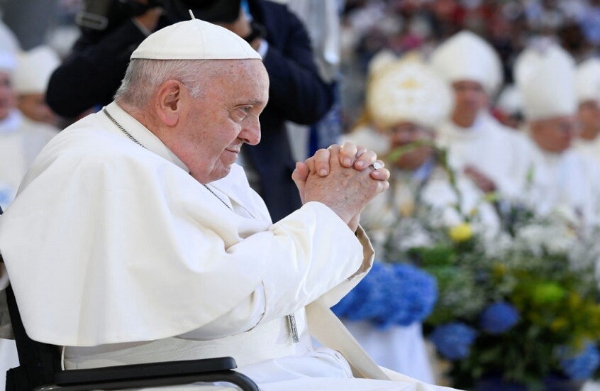 السفير الإسرائيلي السابق في إيطاليا يهاجم بابا الفاتيكان الراحل