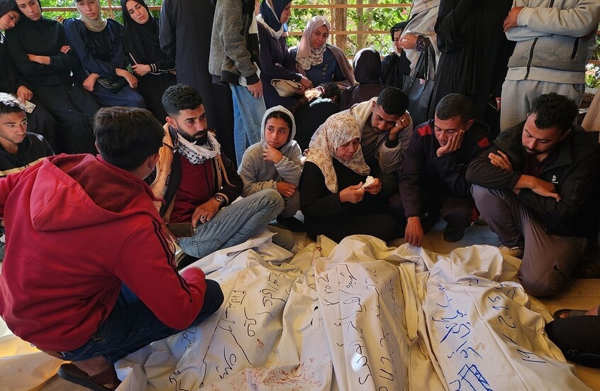 الدفاع المدني في غزة: غارات إسرائيلية تستهدف مناطق مكتظة بالنازحين