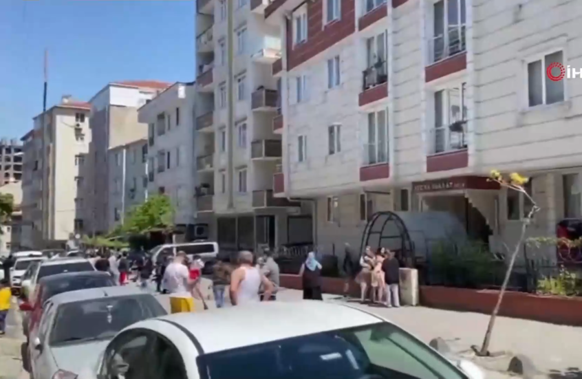 اللحظات الأولى بعد زلزال بقوة 6.2 درجة ضرب اسطنبول