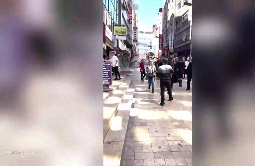 سكان اسطنبول يهرعون إلى الشوارع والأماكن المفتوحة أثناء الزلزال