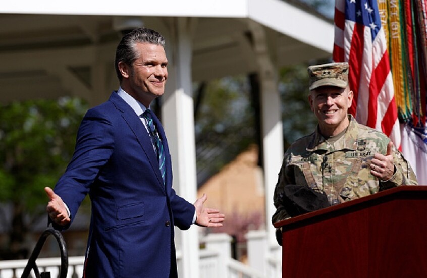 واشنطن بوست: وزير الدفاع الأمريكي ثبّت تطبيق "سيغنال" على كمبيوتره الخاص في البنتاغون