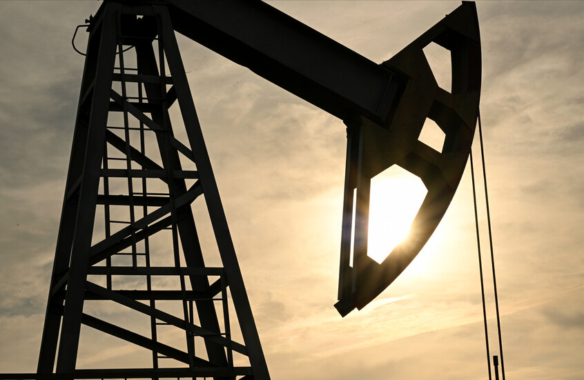 استقرار أسعار النفط بعد تراجع حاد