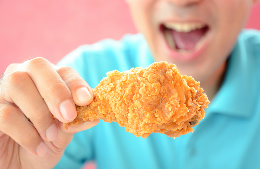 دراسة جدلية: 19 لقمة دجاج أسبوعيا قد تهدد حياتك!