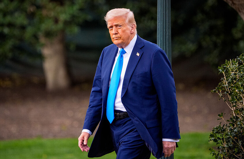 إدارة ترامب تطلب من المحكمة العليا السماح ببدء تطبيق حظر تجنيد المتحولين جنسيا