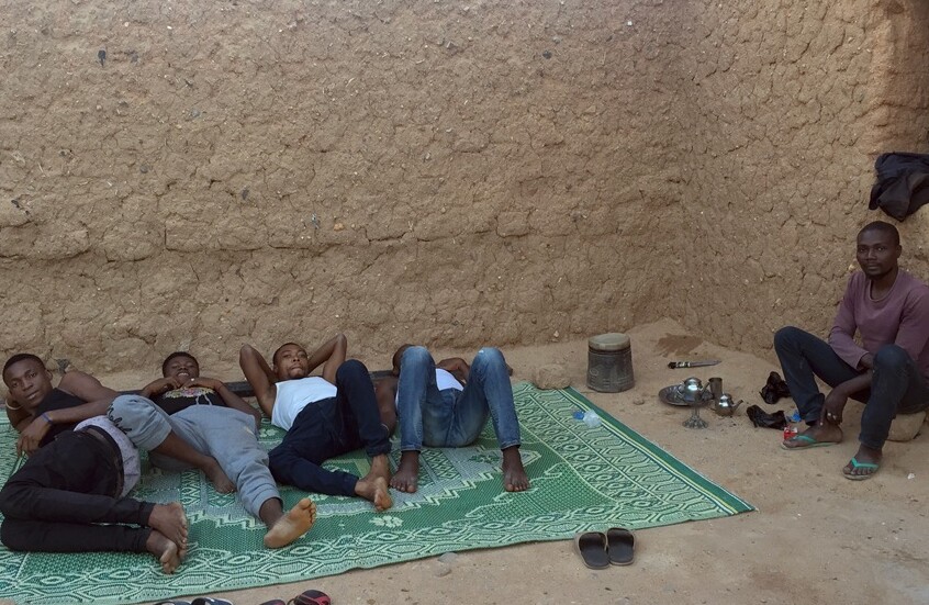 منظمة حقوقية: الجزائر تطرد أكثر من 1800 مهاجر إلى النيجر