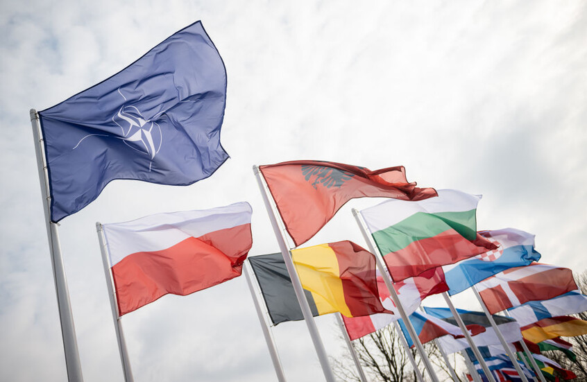 "سي إن إن": حلفاء الولايات المتحدة يعربون عن قلقهم إزاء خطة ترامب حول تقديم كييف تنازلات إقليمية