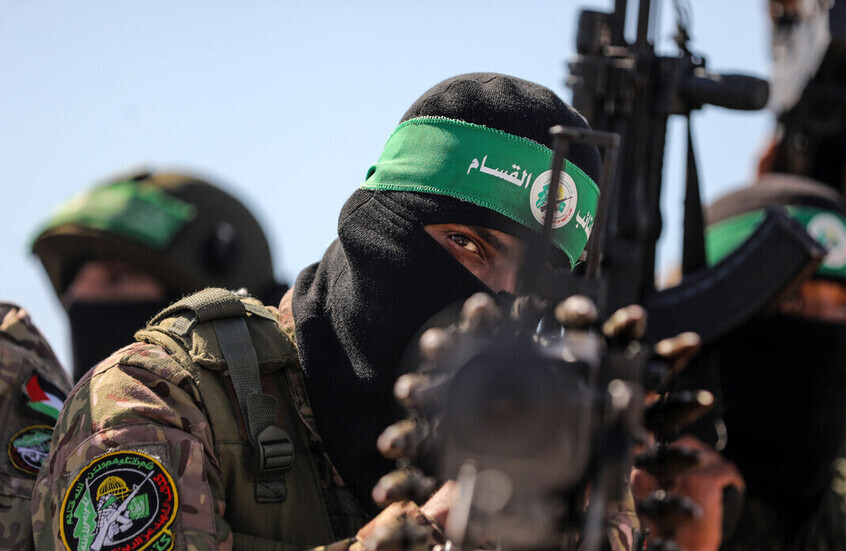 مصادر عبرية: هجمات كبيرة للقسام بعدة مواقع في غزة والمروحيات تنقل جنودا إسرائيليين إلى المستشفيات