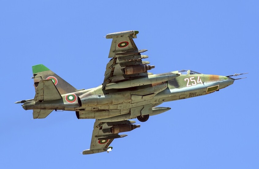 وزارة الدفاع الروسية: طائرات "سو-25" تدمر مدرعات أوكرانية في منطقة عمليات مجموعة "الشرق"