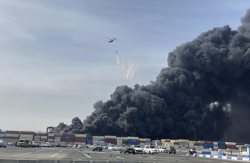 إسرائيل تنأى بنفسها عن انفجار الميناء جنوبي إيران