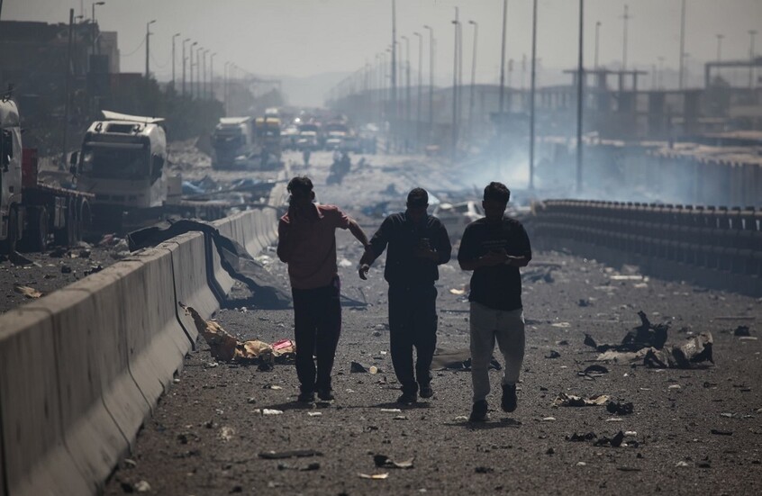 الدفاع الإيرانية تطمئن الشعب بعد معلومات عن شحنة عسكرية في ميناء رجائي