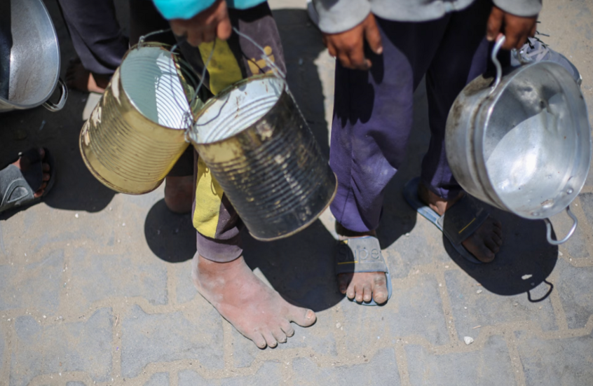 إسرائيل قد تستأنف إدخال المساعدات إلى غزة مع ضمان عدم وصولها إلى "حماس"