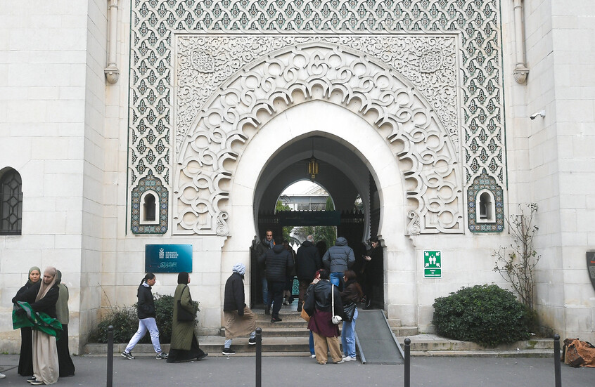 قاتل أحد المصلين بمسجد في جنوب فرنسا يسلم نفسه للشرطة الإيطالية