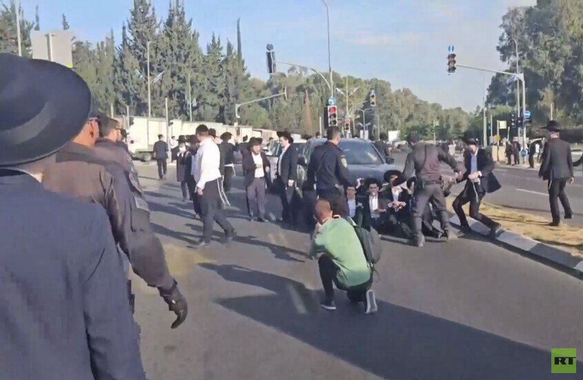 الحريديم يغلقون الشارع احتجاجا على تجنيدهم في الجيش