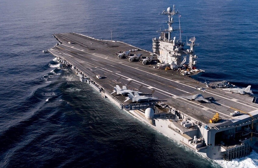 البحرية الأمريكية: سقوط مقاتلة من على متن حاملة الطائرات "ترومان" في البحر الأحمر