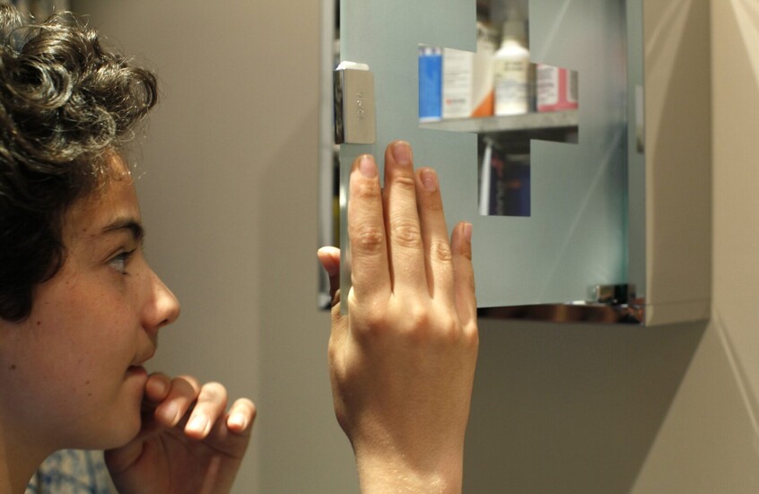 لا تجربوا الأدوية على أطفالكم!.. أدوية للبالغين تشكل خطورة كبيرة على الأطفال