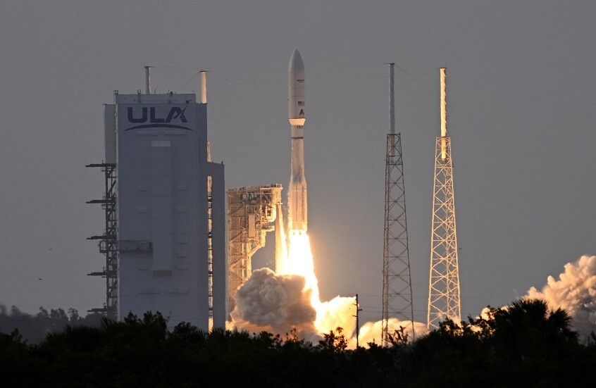 أمازون تطلق الدفعة الأولى من أقمارها المخصصة لخدمات الإنترنت