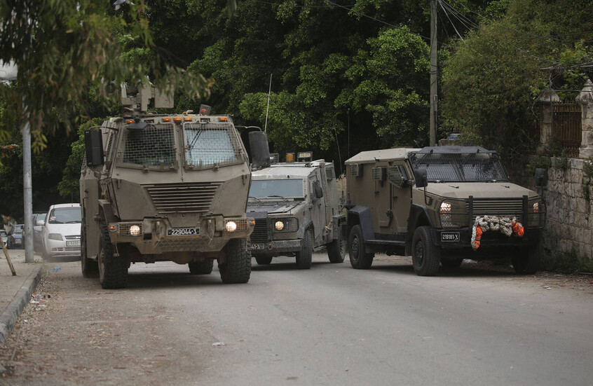 الجيش الإسرائيلي يشن سلسلة دهم واعتقالات في الضفة الغربية
