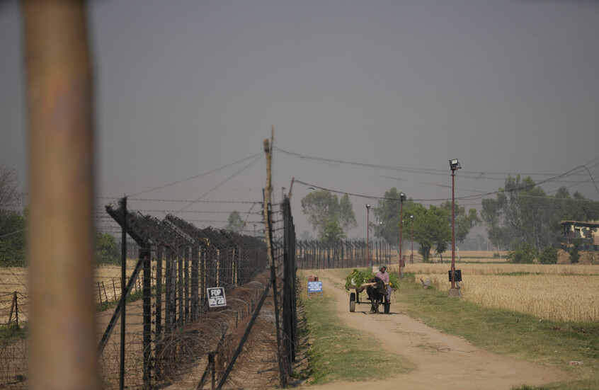 وكالة ANI: باكستان فتحت النار على الحدود مع الهند