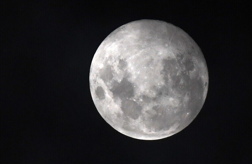 الريادة القمرية.. هل ستكون روسيا أول من يصل إلى القطب الشمالي للقمر؟