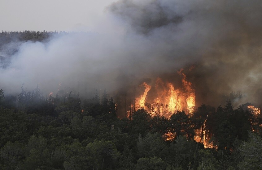 إسرائيل تحترق.. إخلاءات واسعة للسكان واستنفار أمني كبير وسط توقعات باشتداد سعير النيران خلال ساعات