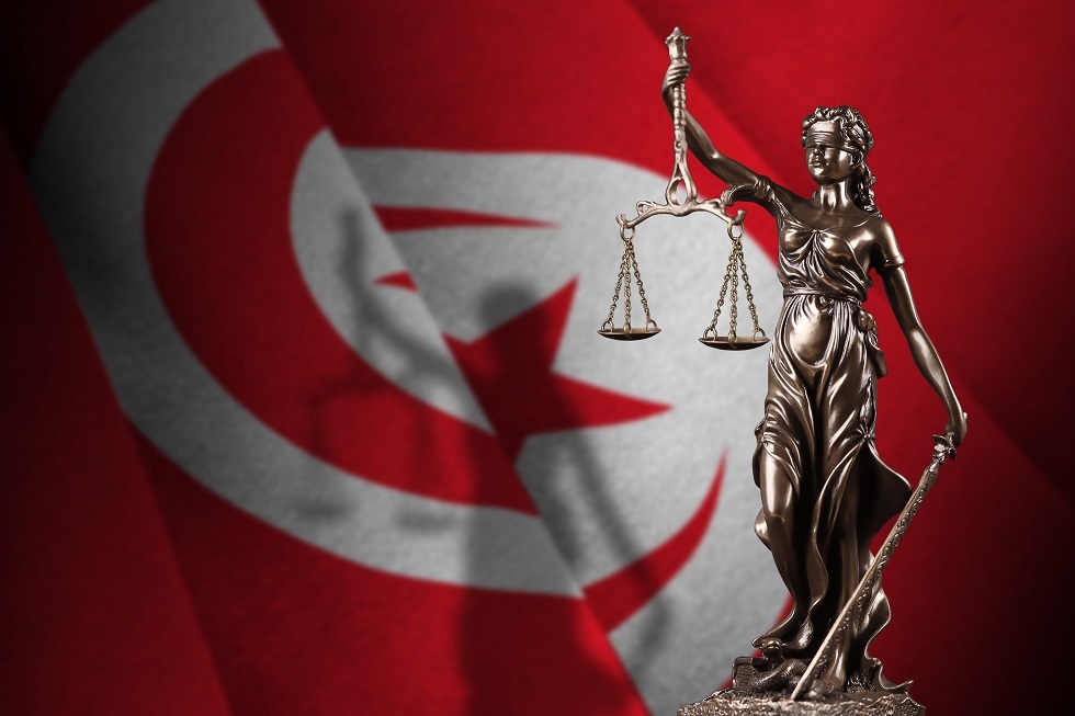 أحكام بسجن 5 مؤثرين على مواقع التواصل الاجتماعي في تونس