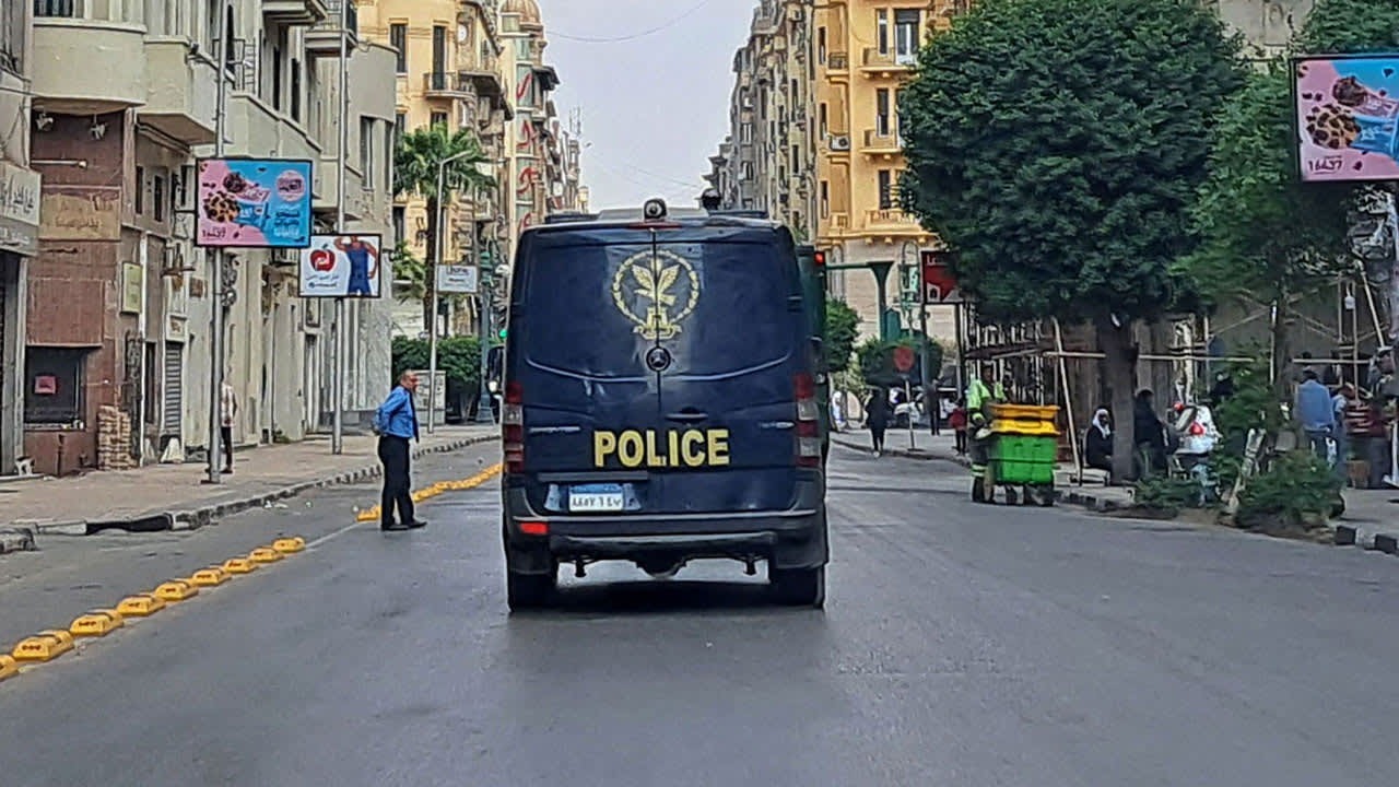 مصر.. خلاف بين شاب ووالدته ينتهي إلى جريمة مروعة