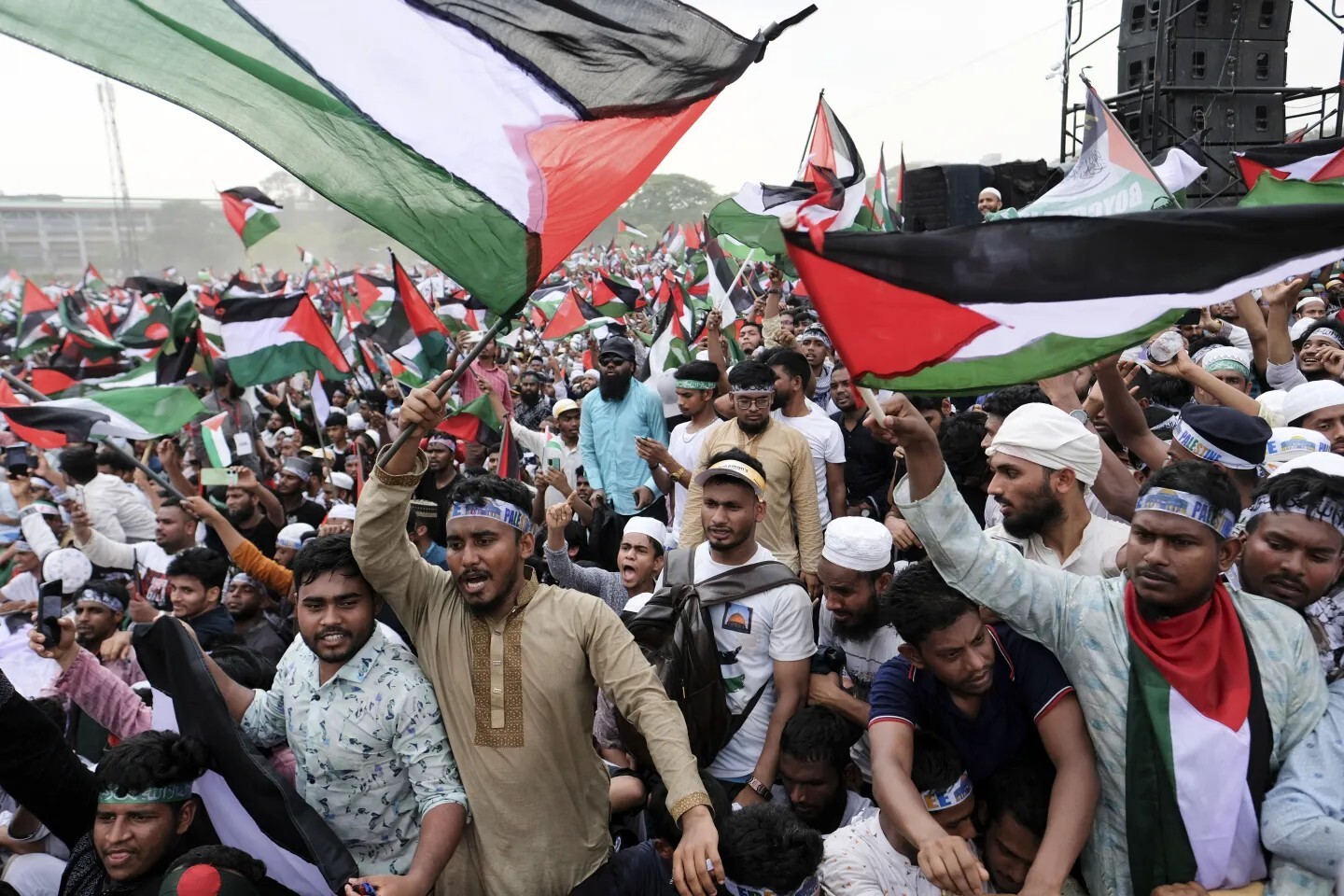 بنغلاديش.. "طوفان بشري" إسنادا لغزة ونصرة لفلسطين وتنديدا بإسرائيل (فيديوهات + صور)