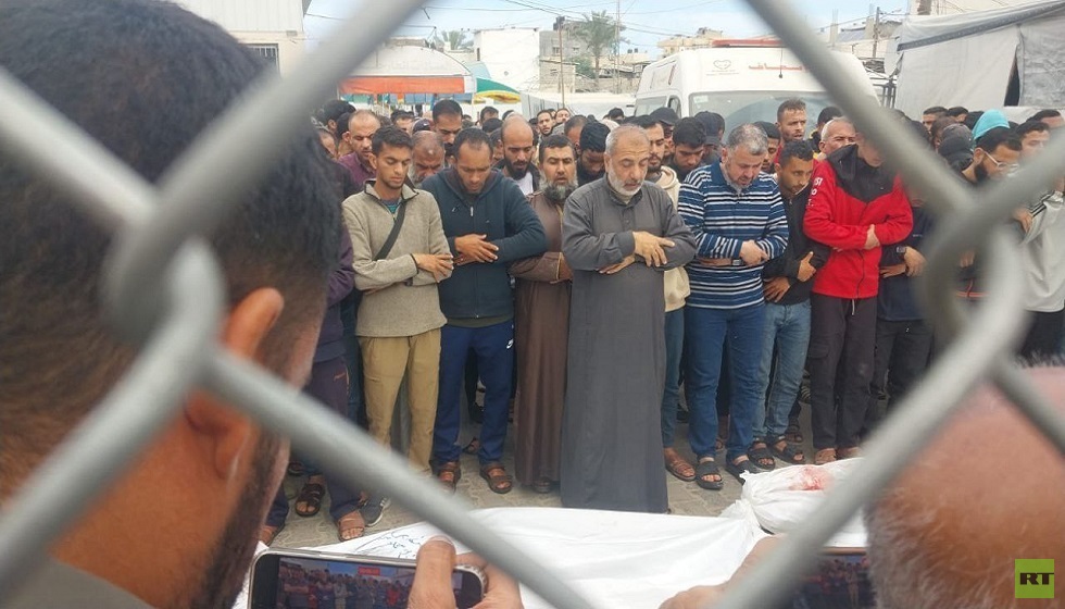 إسرائيل تكثف قصف مناطق غزة ومرافقها الصحية