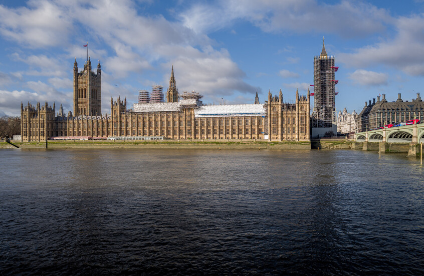 بريطانيا تبحث استخدام أموال ليبيا المجمدة لتعويض ضحايا "إرهاب الجيش الجمهوري الإيرلندي"