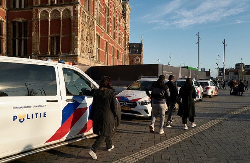 حادثة طعن بمحطة القطارات المركزية في أمستردام