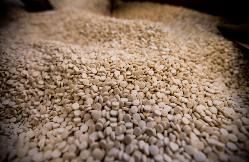 السعودية.. ضبط 1.5 مليون حبة كبتاغون مهربة بميناء جدة