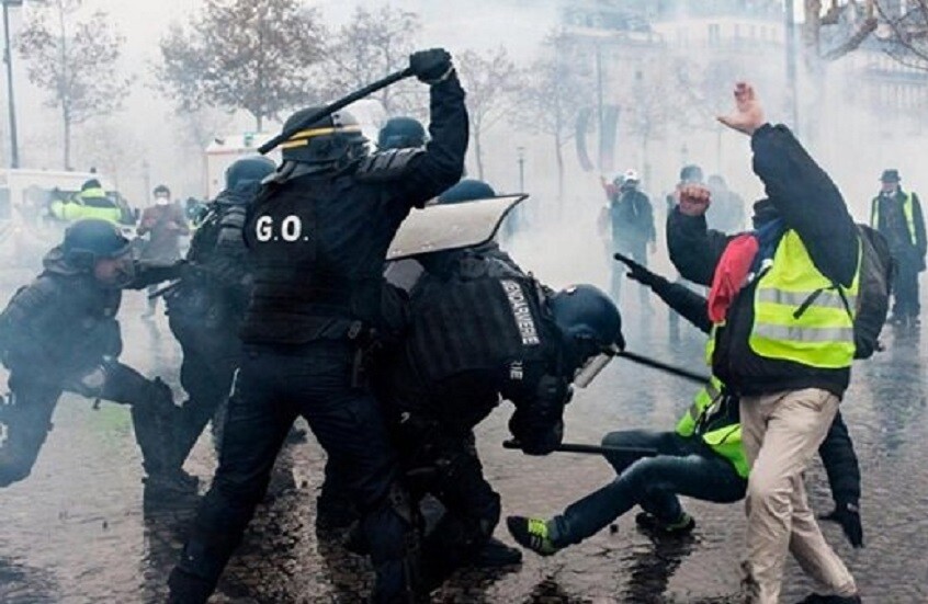 الأمم المتحدة تشعر بالقلق إزاء التقارير المتعددة حول الاستخدام المفرط للقوة من قبل الشرطة الفرنسية