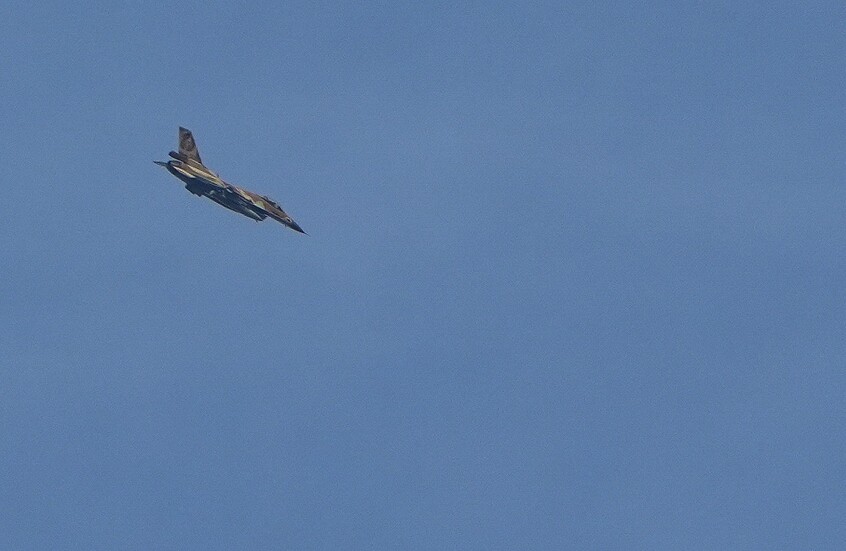 غارات إسرائيلية عنيفة تستهدف مواقع مختلفة في سوريا وأنباء عن سقوط قتلى وجرحى (صور)